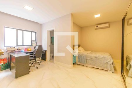 Casa de condomínio à venda com 720m², 4 quartos e 4 vagas Casa de condomínio à venda com 720m², 4 quartos e 4 vagasSuíte 4