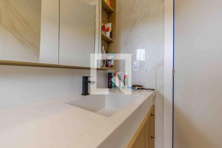 Casa de condomínio à venda com 720m², 4 quartos e 4 vagas Casa de condomínio à venda com 720m², 4 quartos e 4 vagasBanheiro da Suíte 2