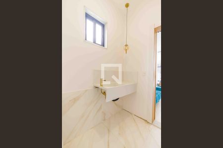 Casa de condomínio à venda com 720m², 4 quartos e 4 vagas Casa de condomínio à venda com 720m², 4 quartos e 4 vagasLavabo 1