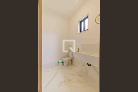 Casa de condomínio à venda com 720m², 4 quartos e 4 vagas Casa de condomínio à venda com 720m², 4 quartos e 4 vagasLavabo 1