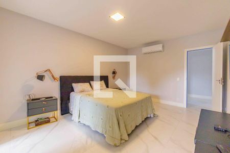 Casa de condomínio à venda com 720m², 4 quartos e 4 vagas Casa de condomínio à venda com 720m², 4 quartos e 4 vagasSuíte 2