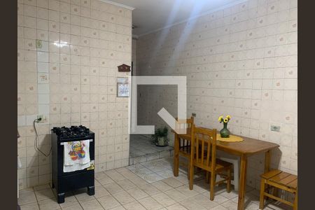 Casa à venda com 176m², 3 quartos e 2 vagas Casa à venda com 176m², 3 quartos e 2 vagasCozinha