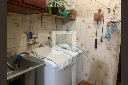 Casa à venda com 176m², 3 quartos e 2 vagas Casa à venda com 176m², 3 quartos e 2 vagasÁrea de Serviço