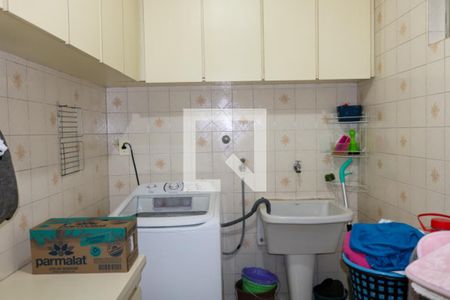 Casa à venda com 220m², 3 quartos e 2 vagas Casa à venda com 220m², 3 quartos e 2 vagasÁrea de Serviço