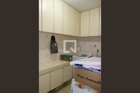 Casa à venda com 220m², 3 quartos e 2 vagas Casa à venda com 220m², 3 quartos e 2 vagasÁrea de Serviço