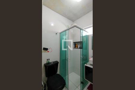 Casa à venda com 220m², 3 quartos e 2 vagas Casa à venda com 220m², 3 quartos e 2 vagasBanheiro Social