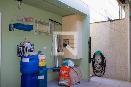 Casa à venda com 220m², 3 quartos e 2 vagas Casa à venda com 220m², 3 quartos e 2 vagasQuintal