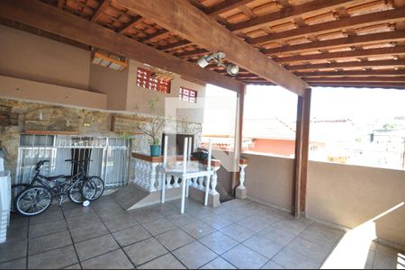 Casa à venda com 100m², 3 quartos e 2 vagasChurrasqueira