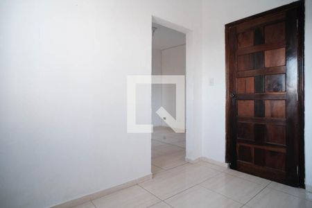 Sala  de casa para alugar com 2 quartos, 240m² em Jardim Eliane, São Paulo