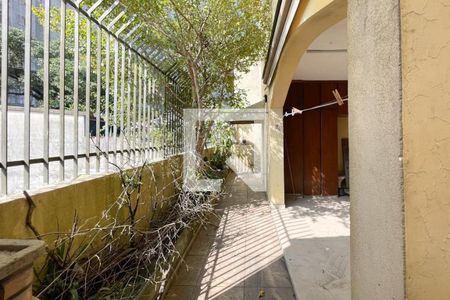 Casa à venda com 250m², 3 quartos e 3 vagas Casa à venda com 250m², 3 quartos e 3 vagasÁrea - Churrasqueira