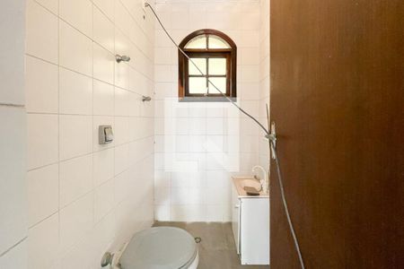 Casa à venda com 250m², 3 quartos e 3 vagas Casa à venda com 250m², 3 quartos e 3 vagasBanheiro de serviço