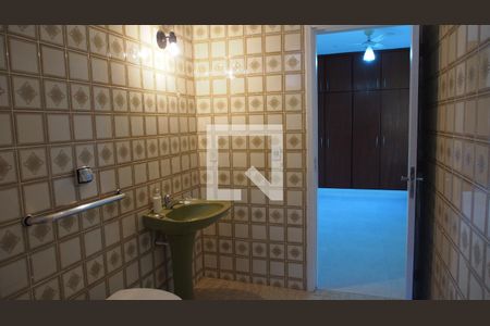 Casa para alugar com 296m², 3 quartos e 2 vagasBanheiro da Suíte