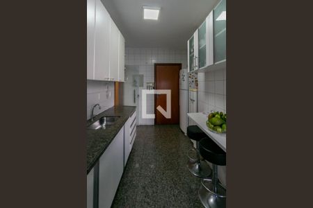 Apartamento à venda com 210m², 4 quartos e 3 vagas Apartamento à venda com 210m², 4 quartos e 3 vagasCozinha