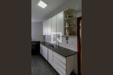 Apartamento à venda com 210m², 4 quartos e 3 vagas Apartamento à venda com 210m², 4 quartos e 3 vagasCozinha