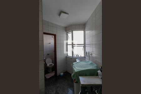 Apartamento à venda com 210m², 4 quartos e 3 vagas Apartamento à venda com 210m², 4 quartos e 3 vagasÁrea de Serviço