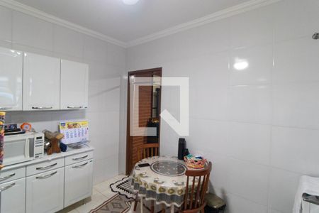 Casa à venda com 80m², 3 quartos e 4 vagasCozinha da Casa 02