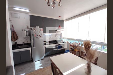 Apartamento à venda com 44m², 1 quarto e 1 vaga Apartamento à venda com 44m², 1 quarto e 1 vagaCozinha / Persiana Fechada