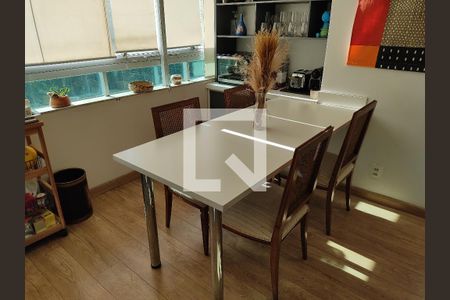 Apartamento à venda com 44m², 1 quarto e 1 vaga Apartamento à venda com 44m², 1 quarto e 1 vagaCozinha / Persiana Fechada