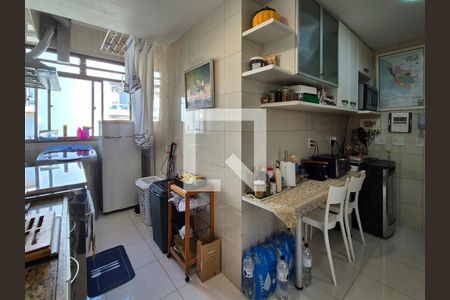 Apartamento à venda com 110m², 4 quartos e 2 vagasCozinha e Área de Serviço