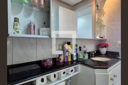 Apartamento à venda com 110m², 4 quartos e 2 vagasBanheiro social