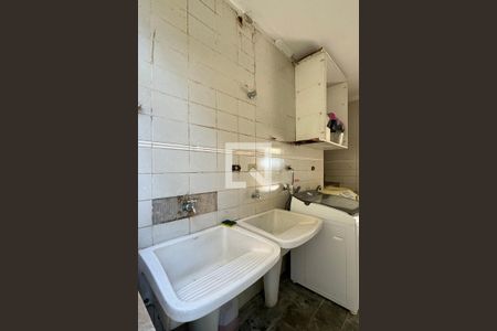 Casa de condomínio à venda com 350m², 4 quartos e 5 vagasÁrea de Serviço