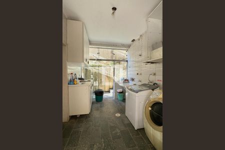 Casa de condomínio à venda com 350m², 4 quartos e 5 vagasÁrea de Serviço