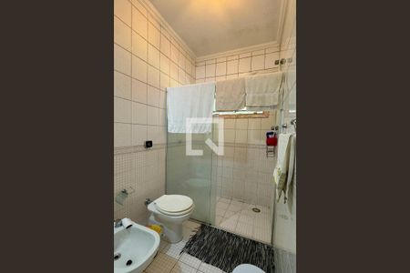 Casa de condomínio à venda com 350m², 4 quartos e 5 vagasBanheiro da Suíte 2