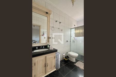 Casa de condomínio à venda com 350m², 4 quartos e 5 vagasBanheiro da Suíte 4