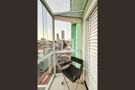 Casa à venda com 220m², 4 quartos e 3 vagas Casa à venda com 220m², 4 quartos e 3 vagasSuíte varanda