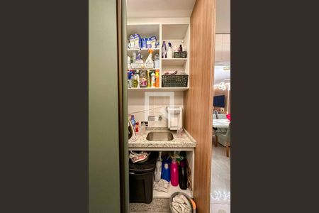 Casa à venda com 220m², 4 quartos e 3 vagas Casa à venda com 220m², 4 quartos e 3 vagasÁrea de Serviço