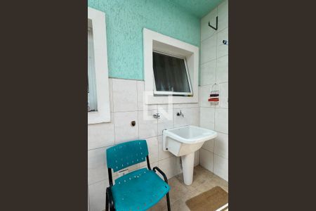 Casa de condomínio à venda com 130m², 3 quartos e 2 vagasÁrea de Serviço