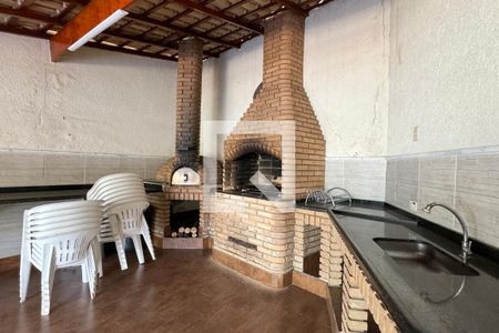 Casa de condomínio à venda com 130m², 3 quartos e 2 vagasChurrasqueira