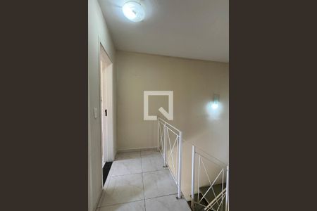 Casa de condomínio à venda com 130m², 3 quartos e 2 vagasCorredor