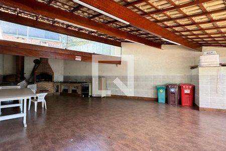 Casa de condomínio à venda com 130m², 3 quartos e 2 vagasChurrasqueira