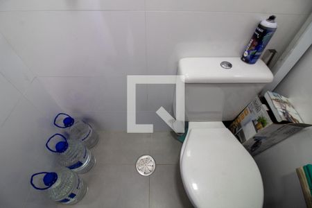Apartamento à venda com 72m², 2 quartos e 1 vaga Apartamento à venda com 72m², 2 quartos e 1 vagaBanheiro de Serviço