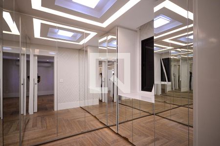 Apartamento à venda com 170m², 3 quartos e 3 vagas Apartamento à venda com 170m², 3 quartos e 3 vagasClosset Quarto 3
