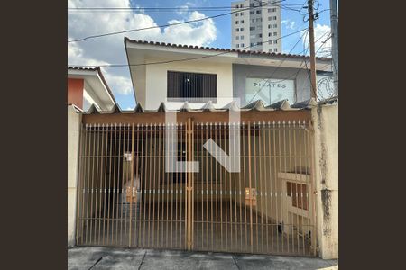 Casa à venda com 100m², 3 quartos e 2 vagasFachada