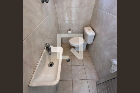 Casa à venda com 100m², 3 quartos e 2 vagasBanheiro de serviço