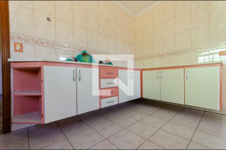 Casa à venda com 249m², 4 quartos e 8 vagasCozinha