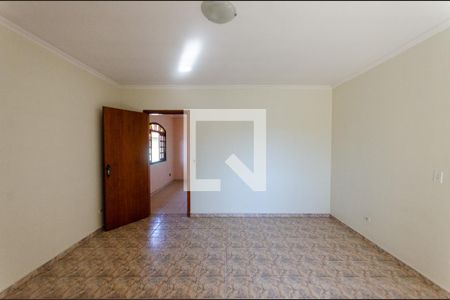 Casa à venda com 249m², 4 quartos e 8 vagasSuíte 2