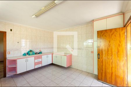 Casa à venda com 249m², 4 quartos e 8 vagasCozinha