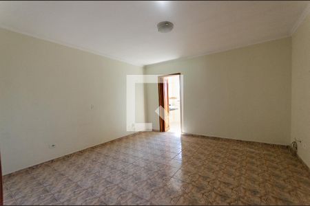 Casa à venda com 249m², 4 quartos e 8 vagasSuíte 2