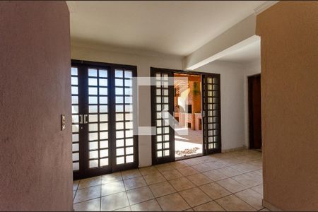 Casa à venda com 249m², 4 quartos e 8 vagasHall Espaço Gourmet