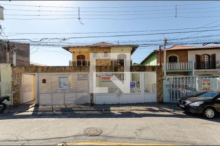 Casa à venda com 249m², 4 quartos e 8 vagasFachada