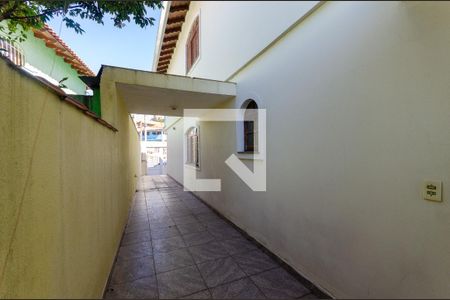 Casa à venda com 249m², 4 quartos e 8 vagasCorredor