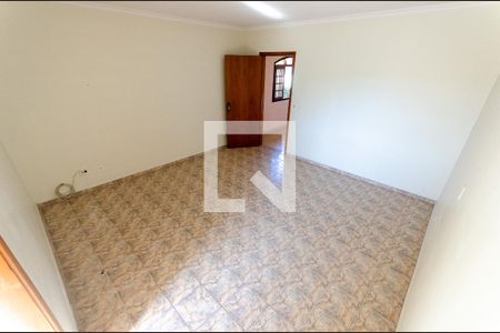 Casa à venda com 249m², 4 quartos e 8 vagasSuíte 2
