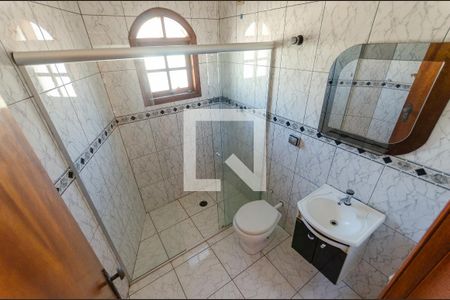 Casa à venda com 249m², 4 quartos e 8 vagasBanheiro da Suíte 1