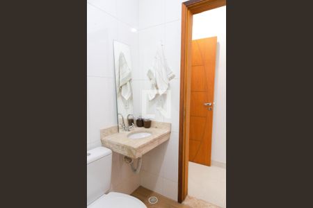 Casa à venda com 200m², 3 quartos e 8 vagas Casa à venda com 200m², 3 quartos e 8 vagasBanheiro 2