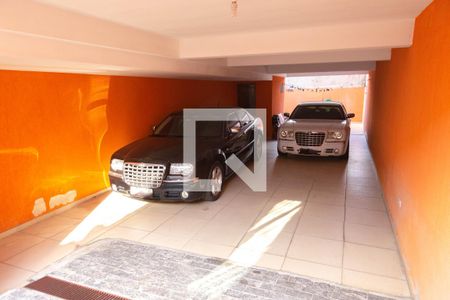 Casa à venda com 200m², 3 quartos e 8 vagas Casa à venda com 200m², 3 quartos e 8 vagasÁrea externa