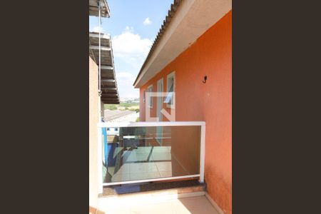 Casa à venda com 200m², 3 quartos e 8 vagas Casa à venda com 200m², 3 quartos e 8 vagasVaranda